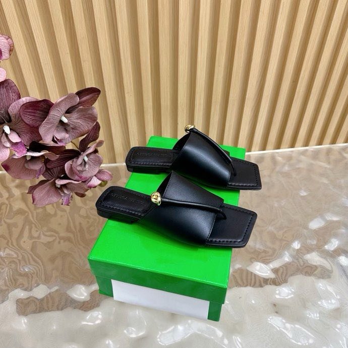 Шльопанці шкіряні жіночі фото 4