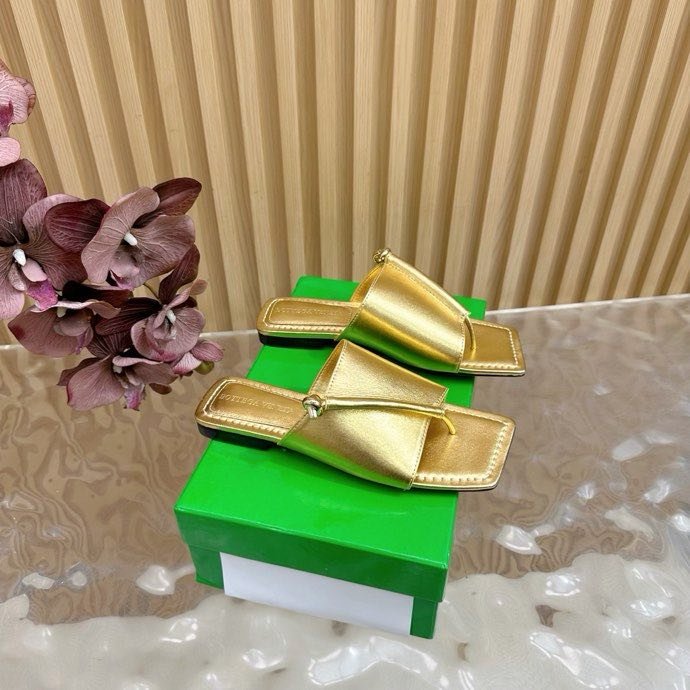 Шльопанці шкіряні жіночі фото 4