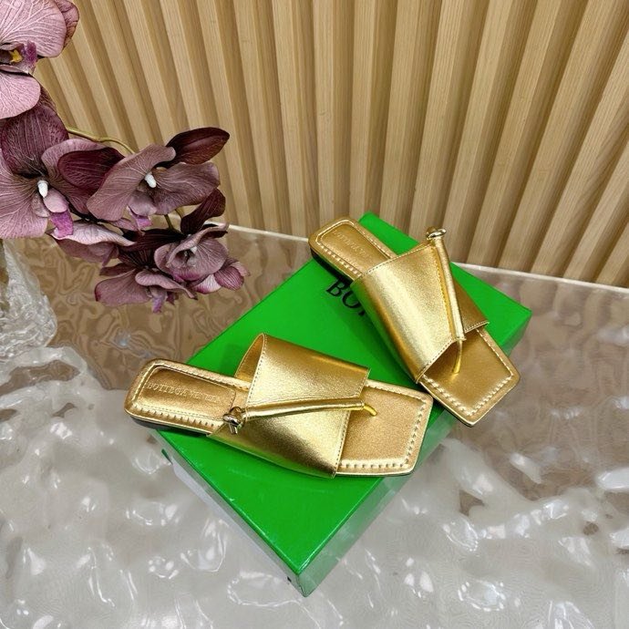 Шльопанці шкіряні жіночі фото 6