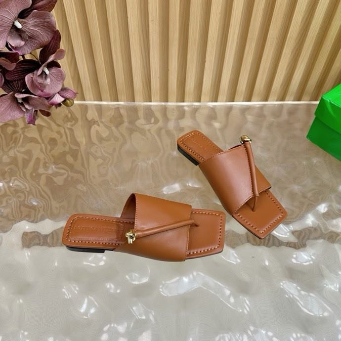 Шльопанці шкіряні жіночі фото 9