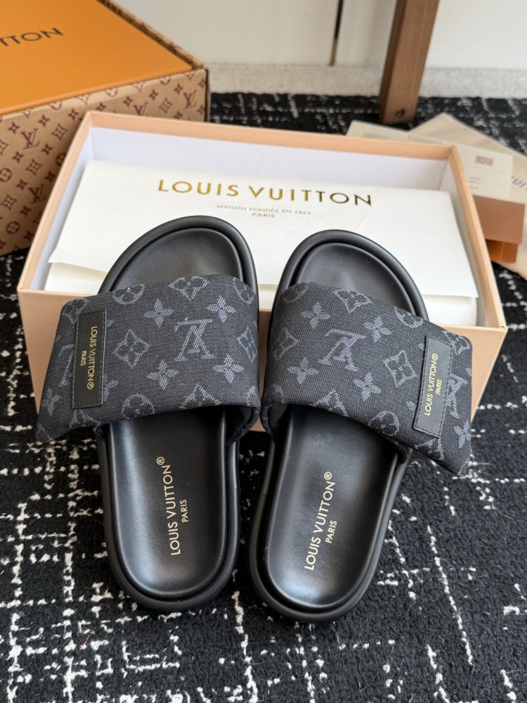 Шлепанцы LV POOL PILLOW COMFORT