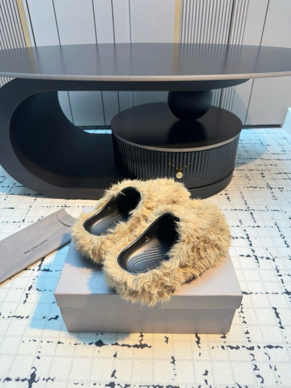 Шлепанцы маховые фото 2