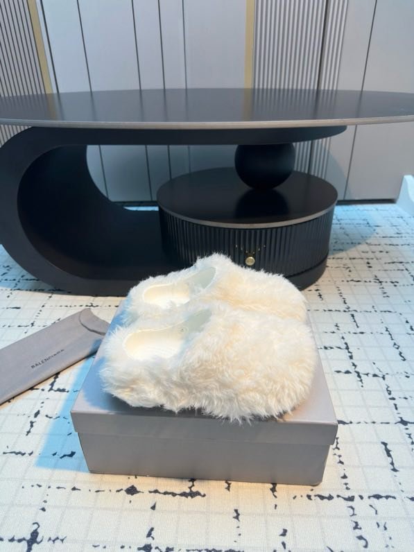 Шлепанцы маховые фото 3