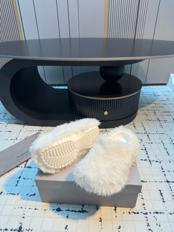 Шлепанцы маховые фото 5