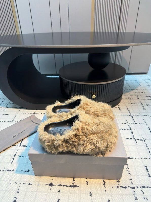 Шлепанцы маховые фото 5