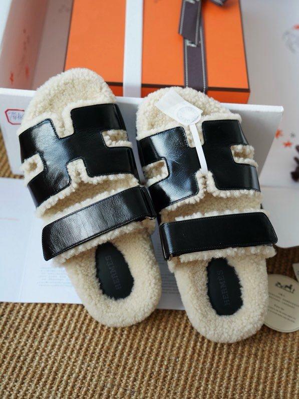 Шльопанці хутряні Chypre Teddy