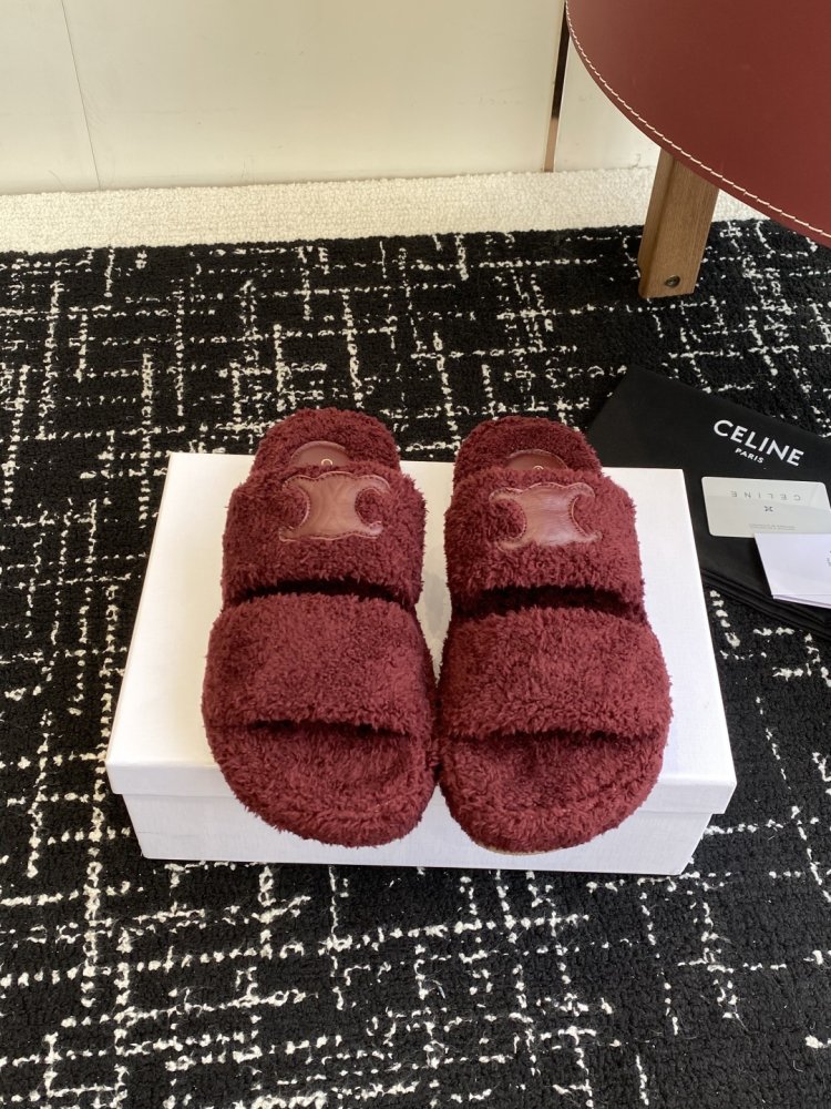 Шльопанці хутряні жіночі