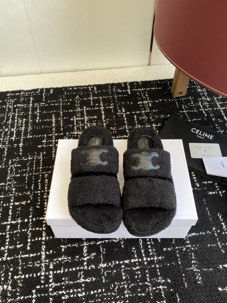 Шльопанці хутряні жіночі