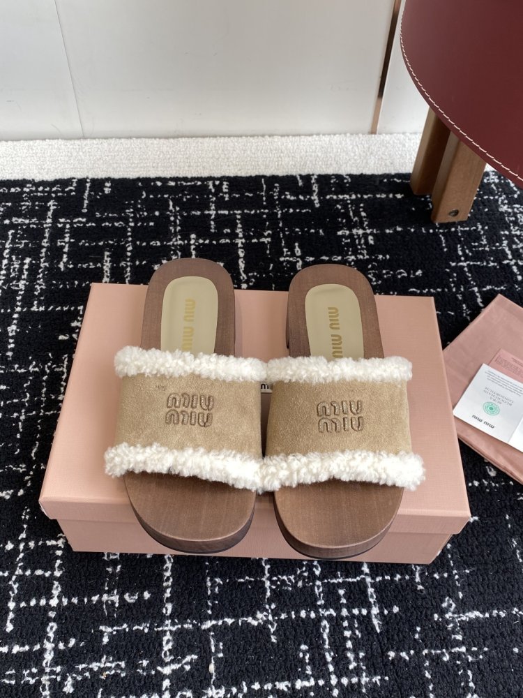 Шлепанцы меховые женские