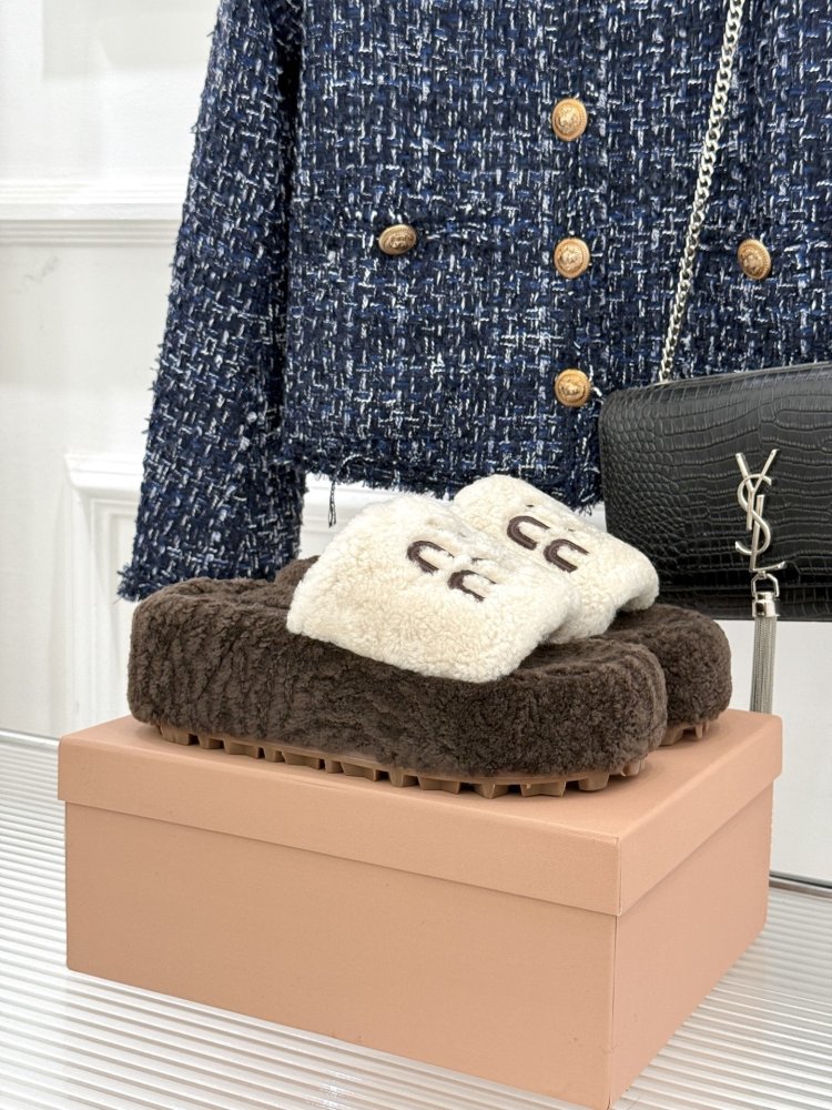 Шлепанцы меховые женские