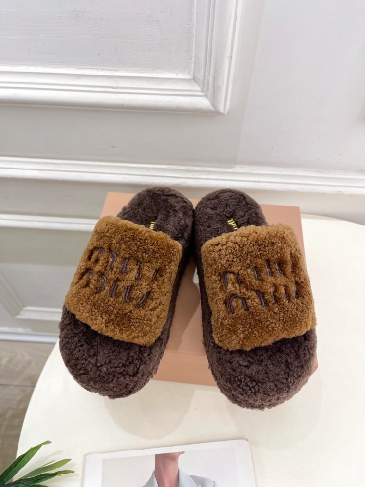 Шлепанцы меховые женские