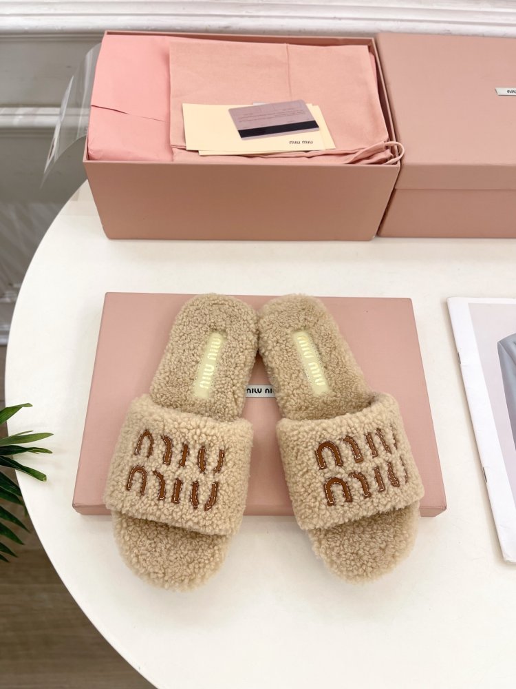 Шлепанцы меховые женские