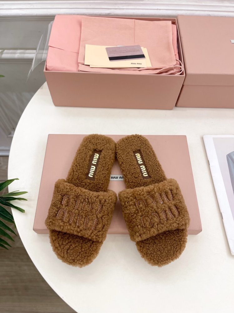 Шлепанцы меховые женские