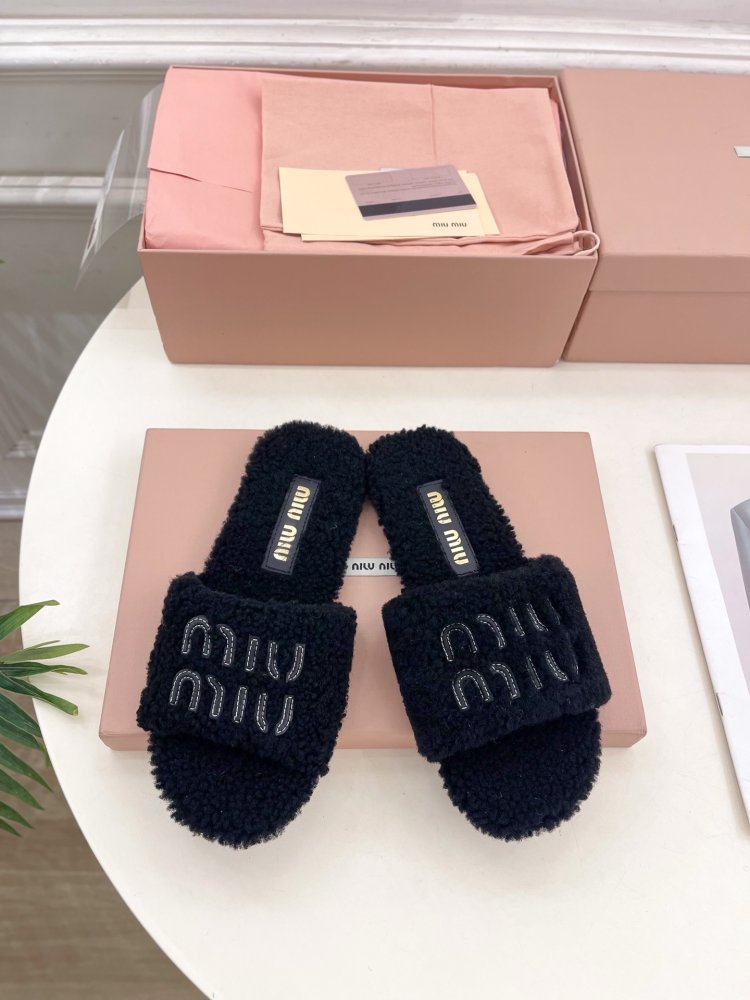 Шлепанцы меховые женские