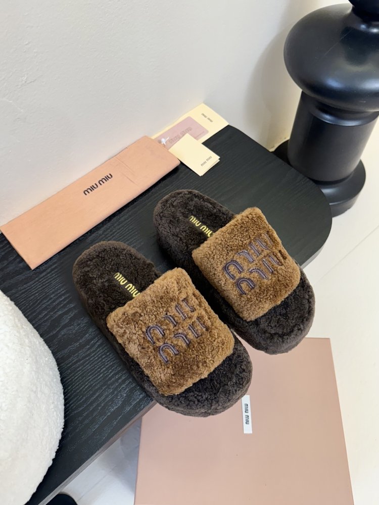 Шлепанцы меховые женские