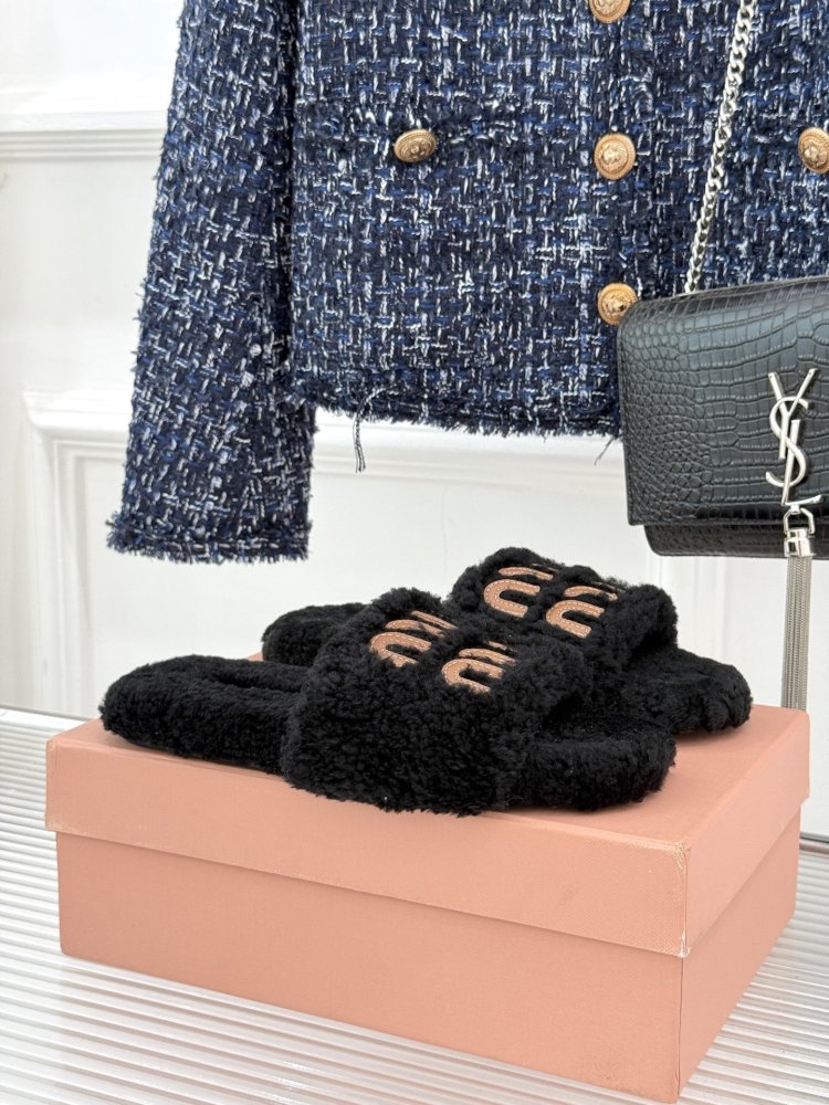 Шлепанцы меховые женские