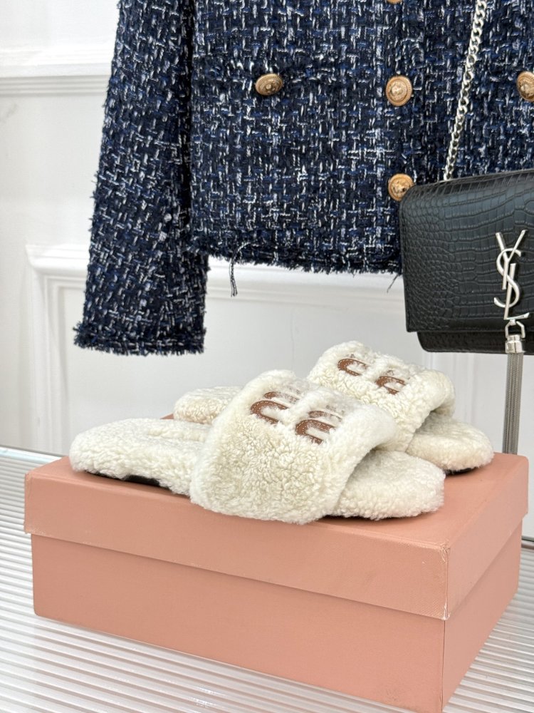 Шлепанцы меховые женские