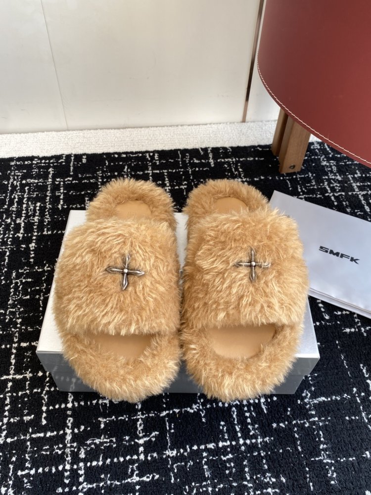 Шлепанцы меховые женские