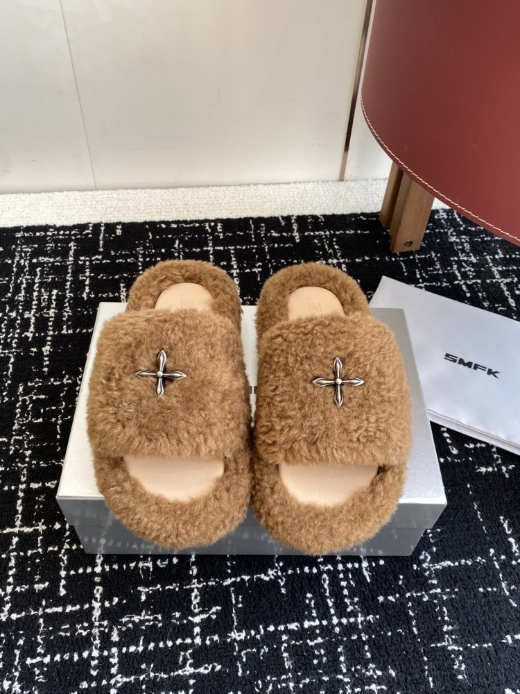 Шлепанцы меховые женские