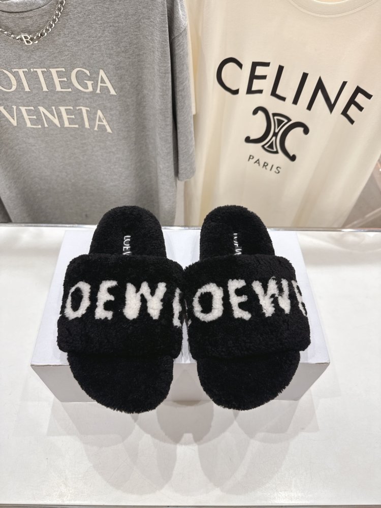 Шлепанцы меховые женские