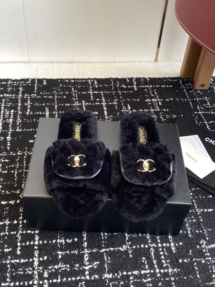 Шлепанцы меховые женские