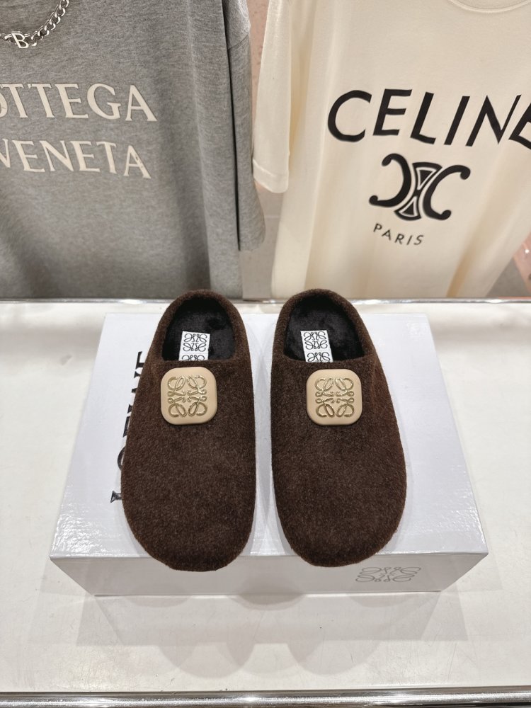 Шлепанцы меховые женские