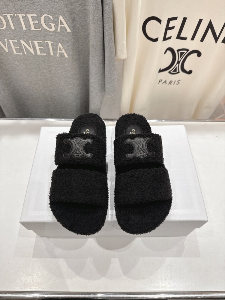 Шлепанцы меховые женские