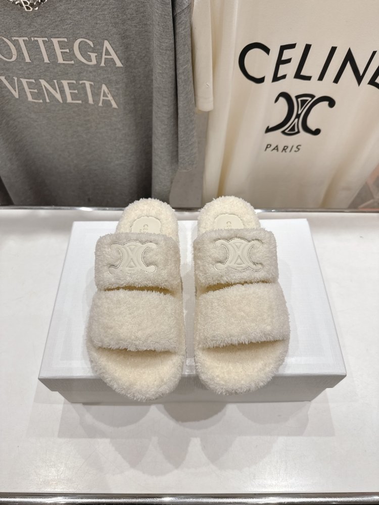 Шлепанцы меховые женские