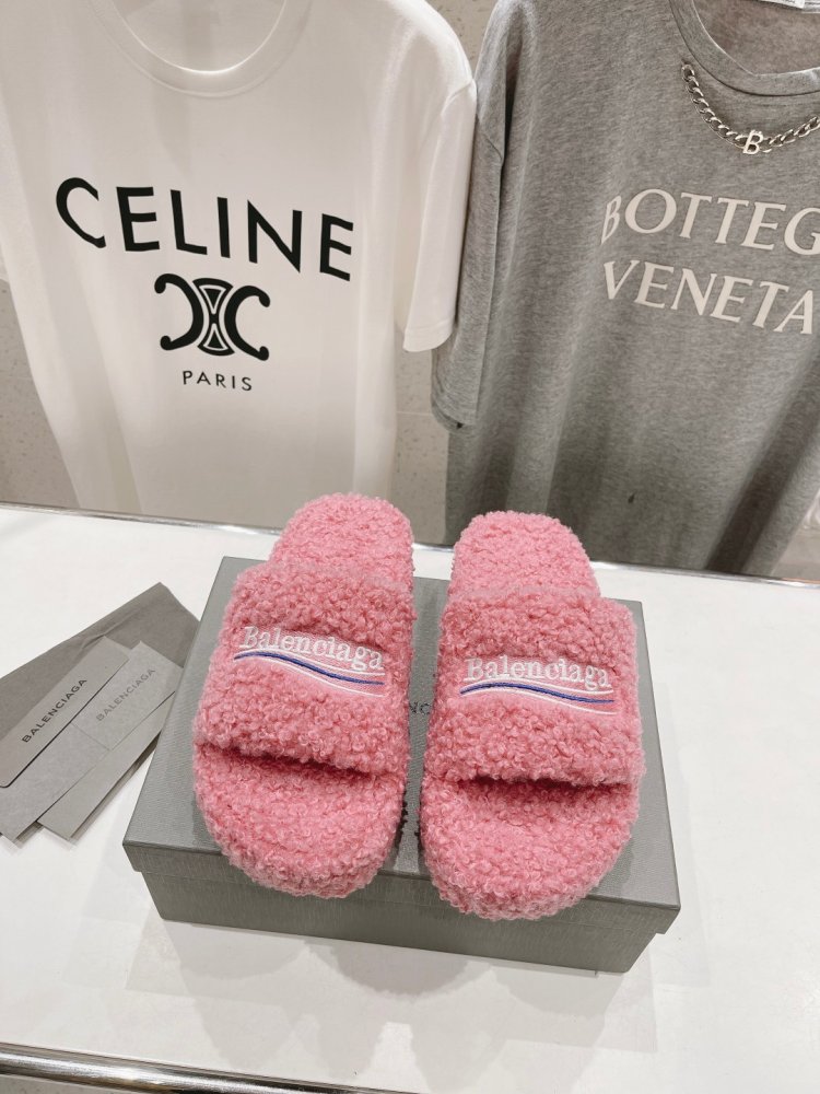 Шльопанці хутряні жіночі