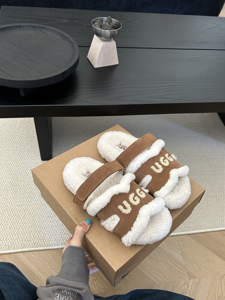 Шлепанцы меховые женские