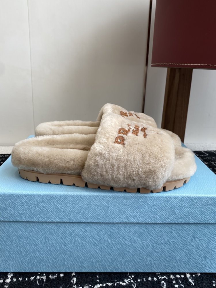 Шлепанцы меховые женские фото 2