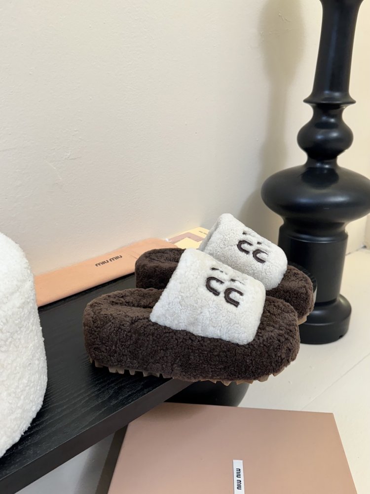 Шлепанцы меховые женские фото 2