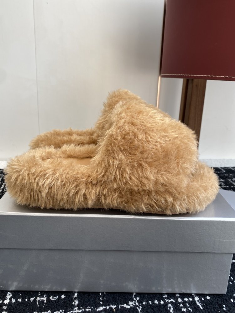 Шлепанцы меховые женские фото 2
