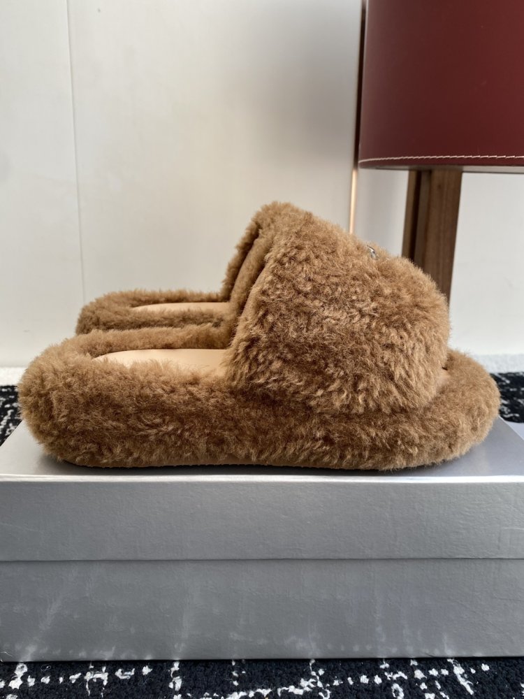 Шлепанцы меховые женские фото 2