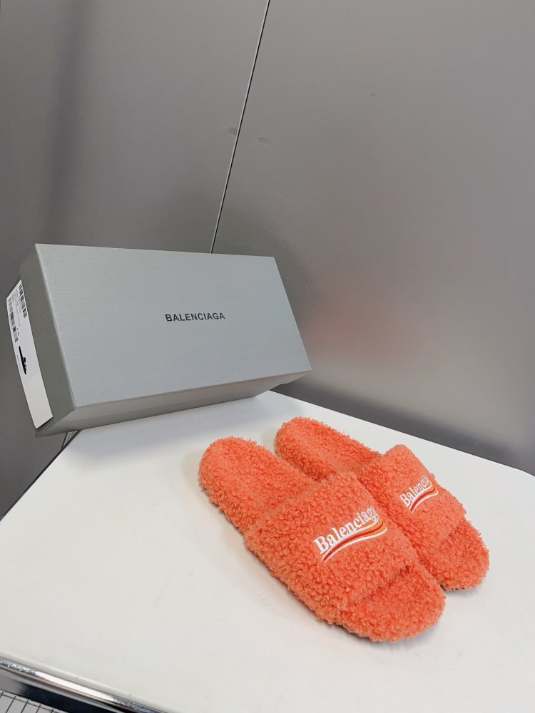 Шлепанцы меховые женские фото 2