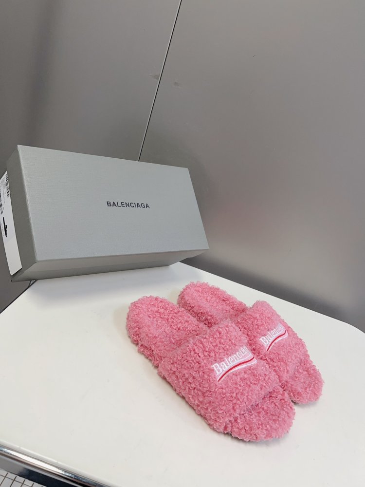 Шлепанцы меховые женские фото 2