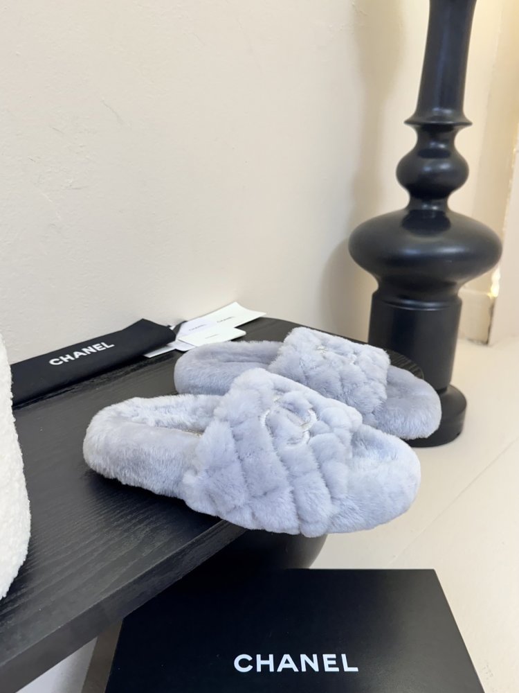 Шльопанці хутряні жіночі фото 2