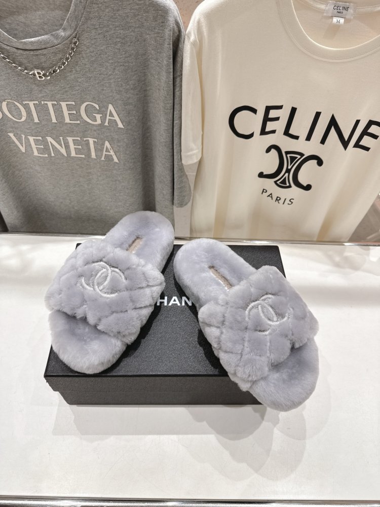 Шлепанцы меховые женские фото 2