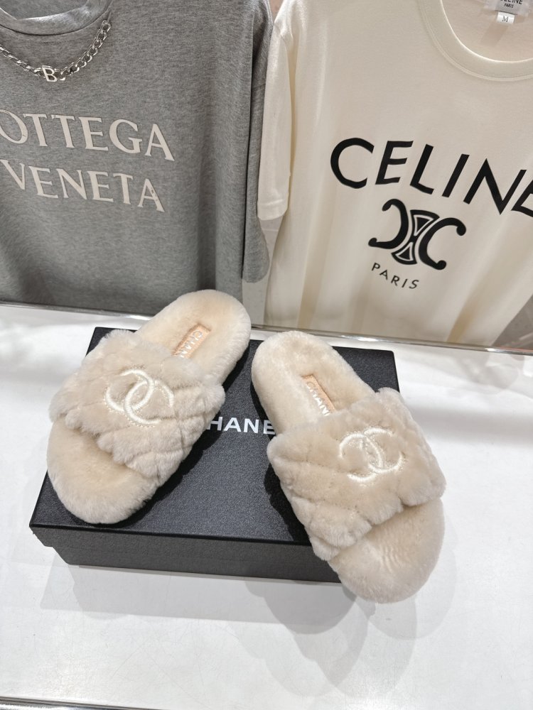 Шлепанцы меховые женские фото 2