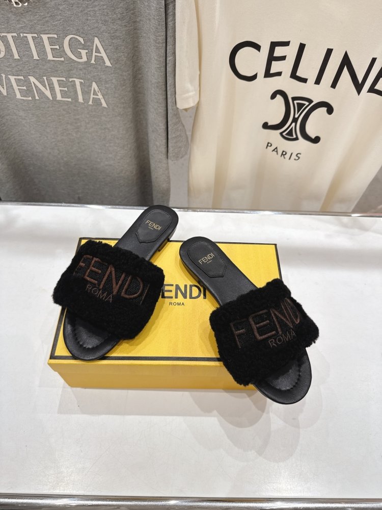 Шлепанцы меховые женские фото 2