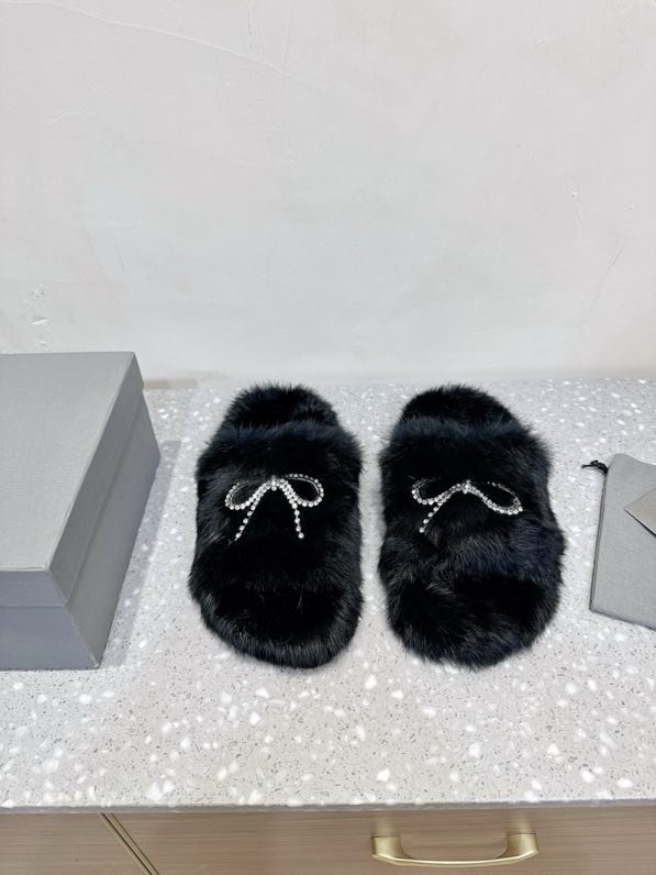 Шльопанці хутряні жіночі фото 2