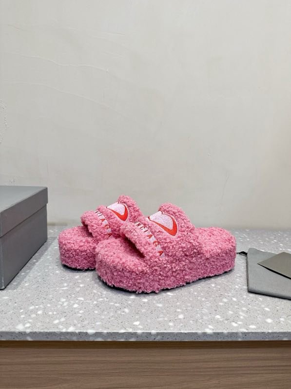 Шльопанці хутряні жіночі фото 2