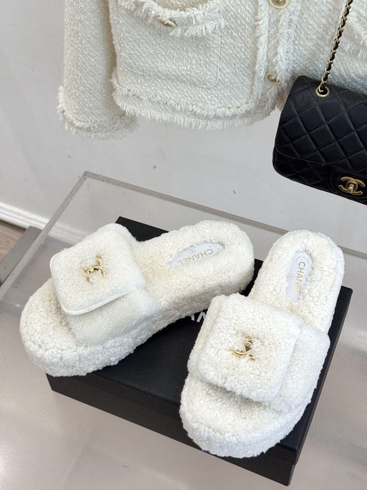 Шлепанцы меховые женские фото 2