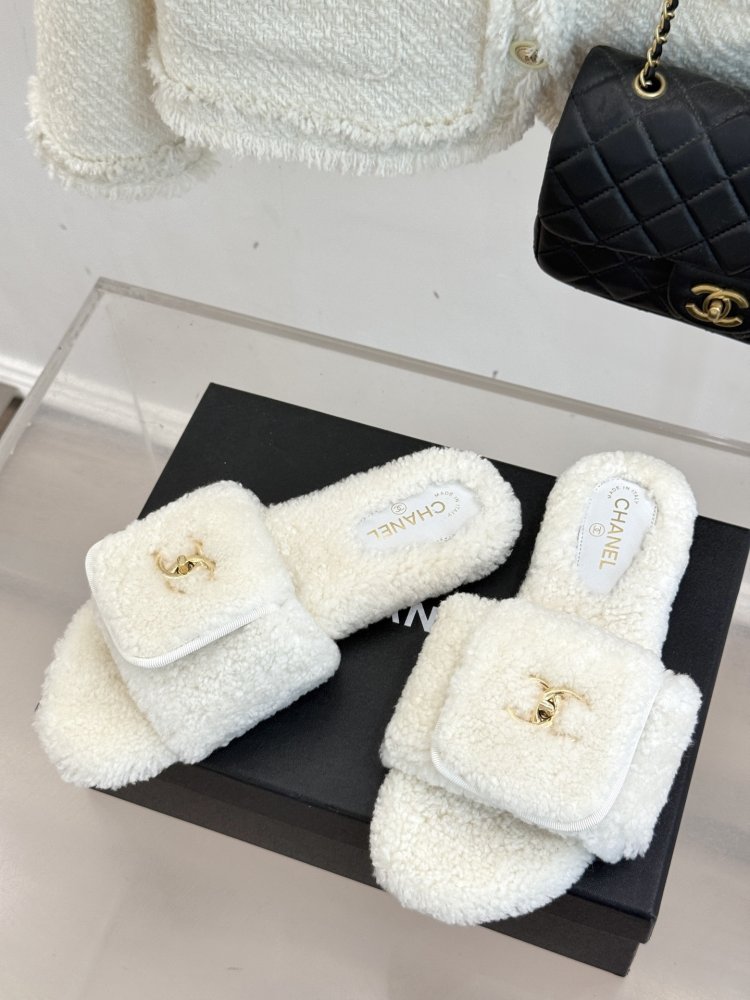 Шлепанцы меховые женские фото 2