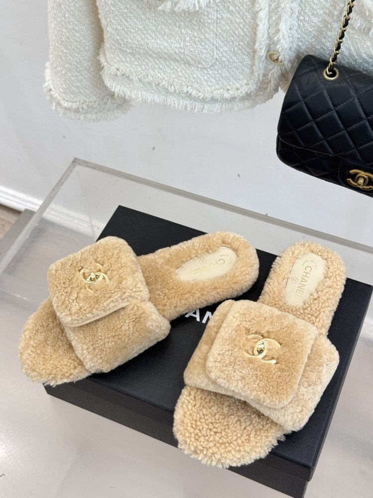 Шлепанцы меховые женские фото 2