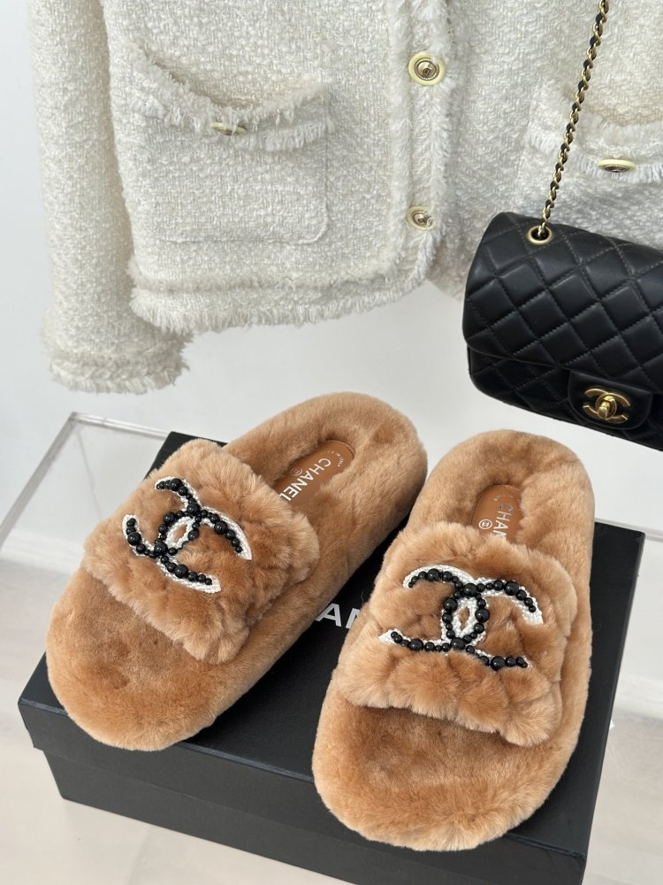 Шлепанцы меховые женские фото 2