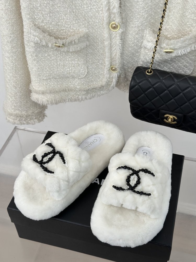 Шлепанцы меховые женские фото 2