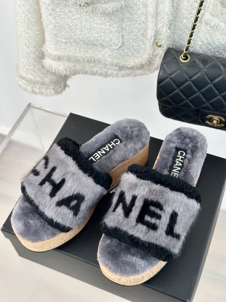 Шлепанцы меховые женские фото 2