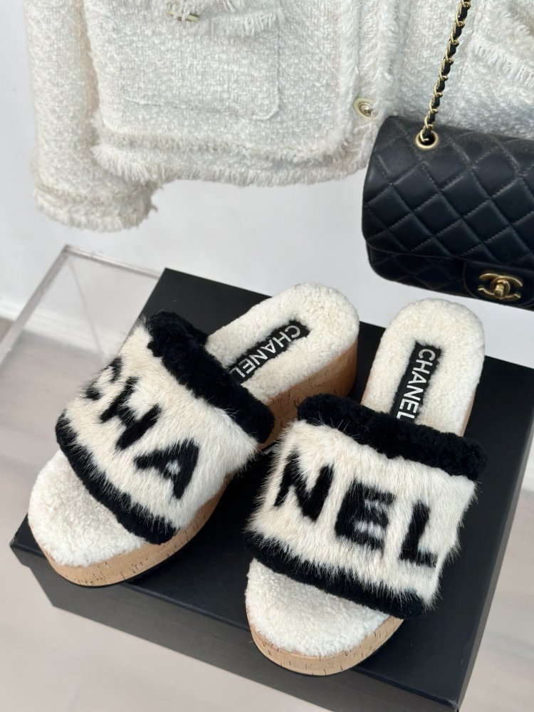 Шлепанцы меховые женские фото 2