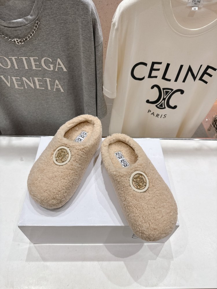 Шлепанцы меховые женские фото 2